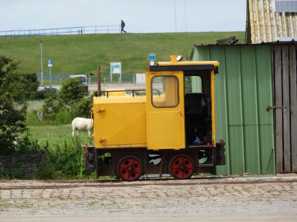 de-halligbahn-locomotive-dagebuell-080722-full.jpg