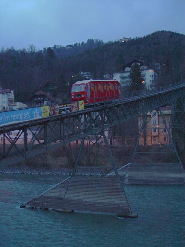 at-ivb-funicular-hungerburgbahn-070103-pic2-full.jpg