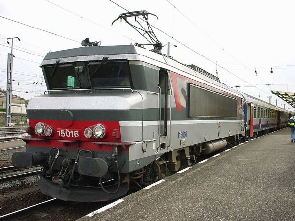 fr-sncf-bb15000-115016-ec-milano-to-brussel-at-thionville-080902-full.jpg