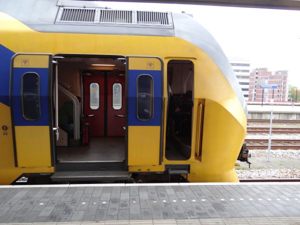 nl-ns-virm_front-leiden-081015-full.jpg