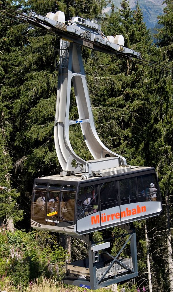 ch-blm-seilbahn-gruetschalp-300808-rolandzumbuehl-full.jpg