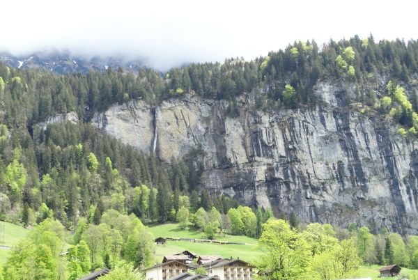 ch-wab-2xpano-lauterbrunnen-130523-full.jpg