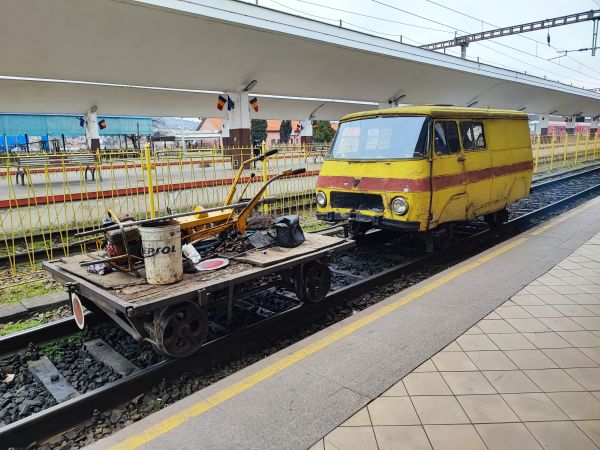 ro-cfr-railcar-cluj_napoca-150323-markkusalo-full.jpg