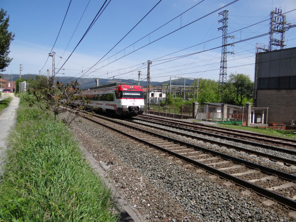 es-renfe-cercaniasbilbao447-amurrio-050513-full.jpg